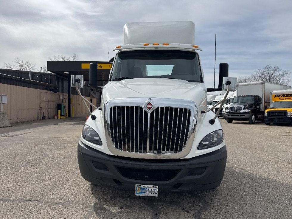 Day Cab Tractor-Heavy Duty Tractors-International-2020-RH613-Lansing-MI-399,424\n\t\tmiles-$ 26,250 - Image 2