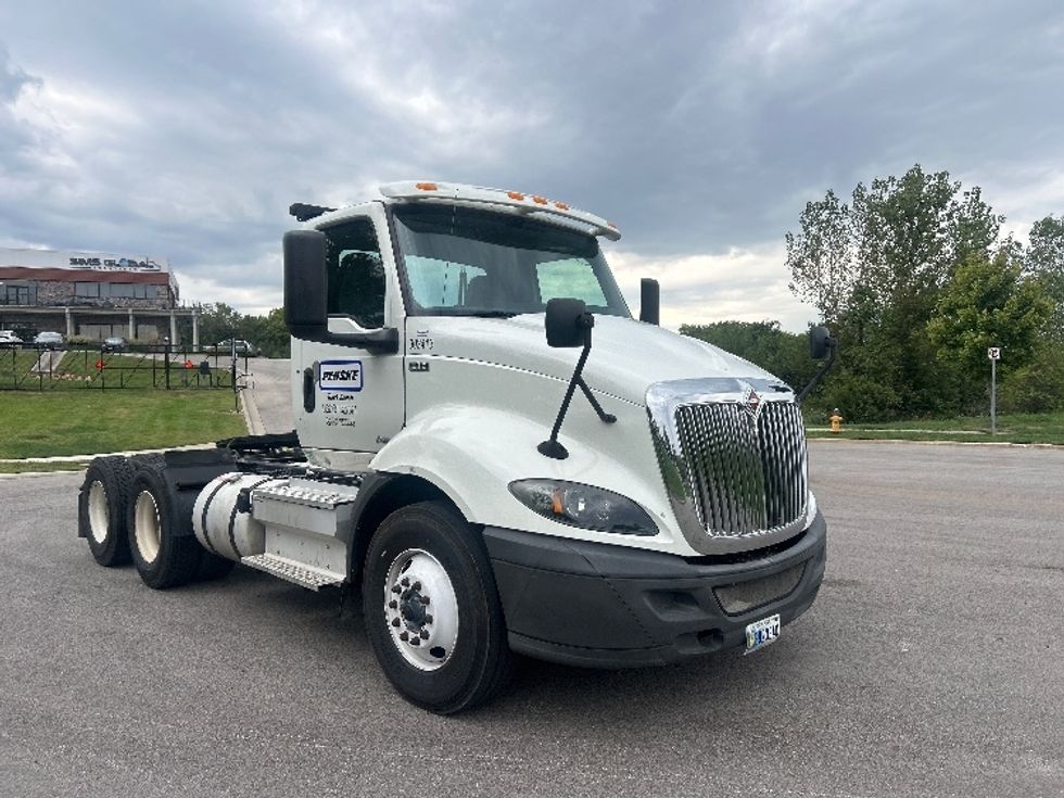 Day Cab Tractor-Heavy Duty Tractors-International-2020-RH613-Lenexa-KS-185,795\n\t\tmiles-$ 34,500 - Image 1