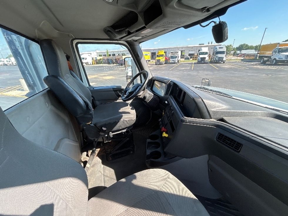 Day Cab Tractor-Heavy Duty Tractors-International-2020-RH613-Lowell-AR-214,501\n\t\tmiles-$ 34,250 - Image 13