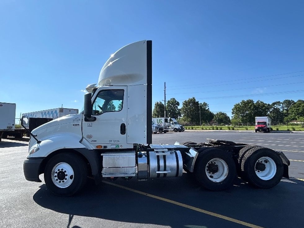 Day Cab Tractor-Heavy Duty Tractors-International-2020-RH613-Lowell-AR-214,501\n\t\tmiles-$ 34,250 - Image 4