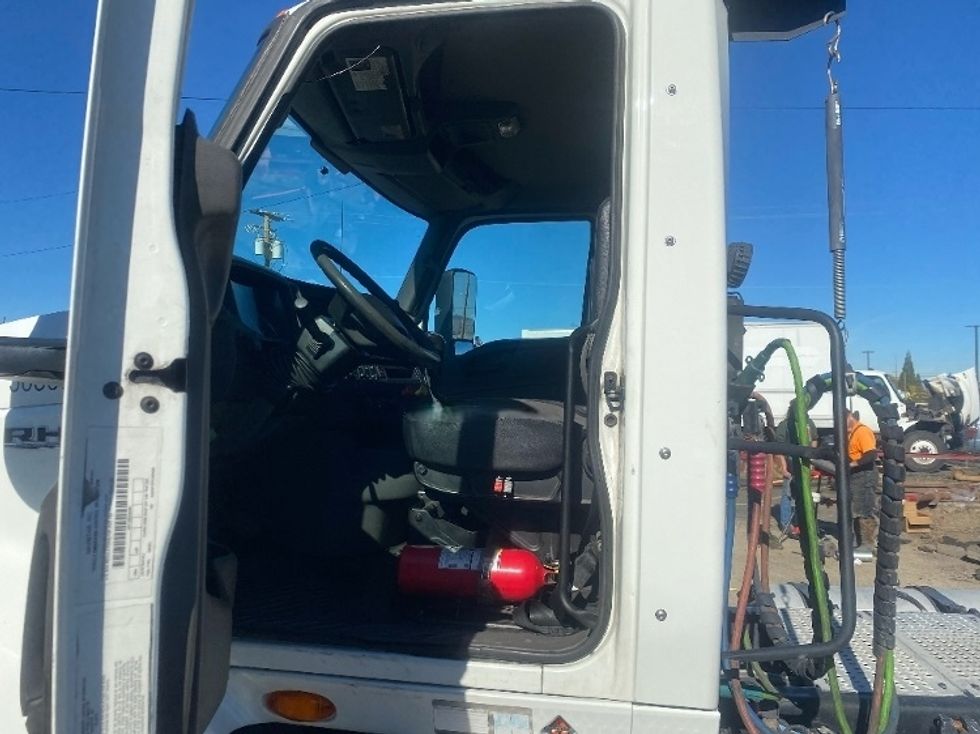 Day Cab Tractor-Heavy Duty Tractors-International-2020-RH613-Medford-OR-224,052\n\t\tmiles-$ 32,000 - Image 11