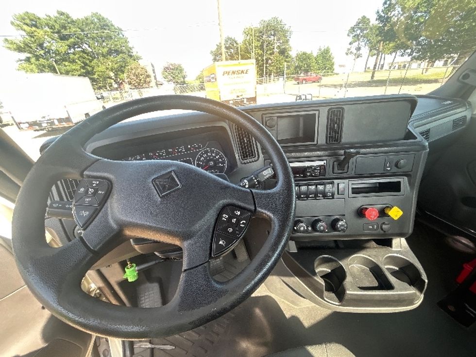 Day Cab Tractor-Heavy Duty Tractors-International-2020-RH613-Memphis-TN-78,737\n\t\tmiles-$ 21,000 - Image 11