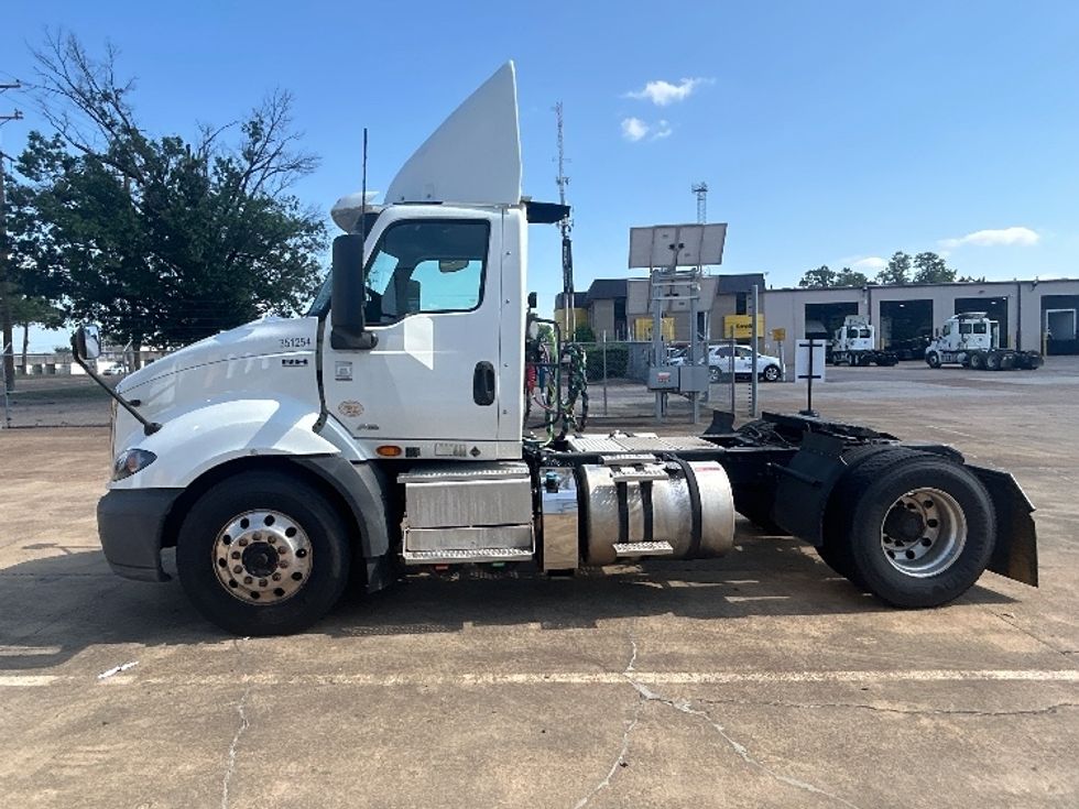 Day Cab Tractor-Heavy Duty Tractors-International-2020-RH613-Memphis-TN-78,737\n\t\tmiles-$ 21,000 - Image 4