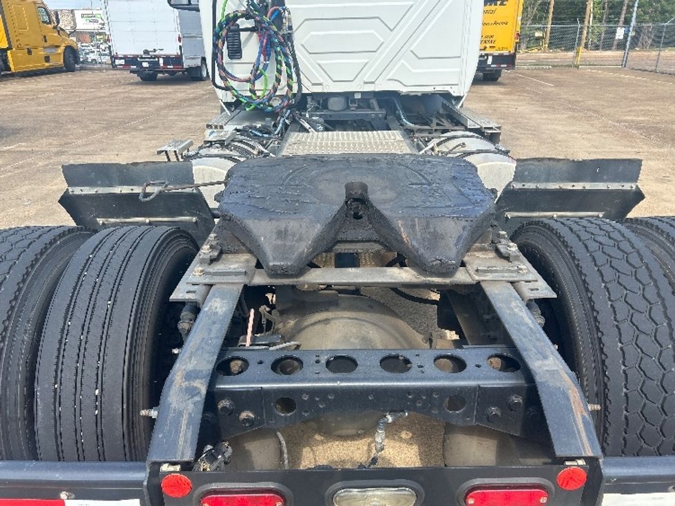 Day Cab Tractor-Heavy Duty Tractors-International-2020-RH613-Memphis-TN-78,737\n\t\tmiles-$ 21,000 - Image 6