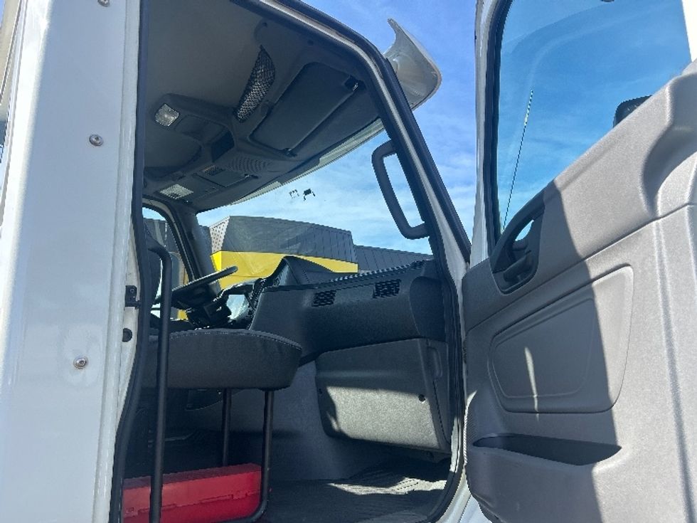 Day Cab Tractor-Heavy Duty Tractors-International-2020-RH613-Memphis-TN-78,737\n\t\tmiles-$ 21,250 - Image 12