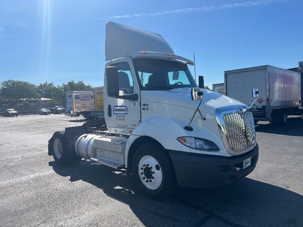 Day Cab Tractor-Heavy Duty Tractors-International-2020-RH613-Middlefield-OH-189,493\n\t\tmiles-$ 23,250 - Image 1