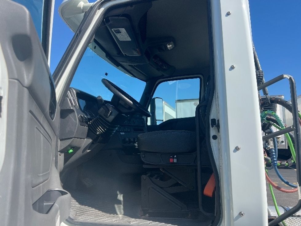 Day Cab Tractor-Heavy Duty Tractors-International-2020-RH613-Middlefield-OH-189,493\n\t\tmiles-$ 23,250 - Image 9
