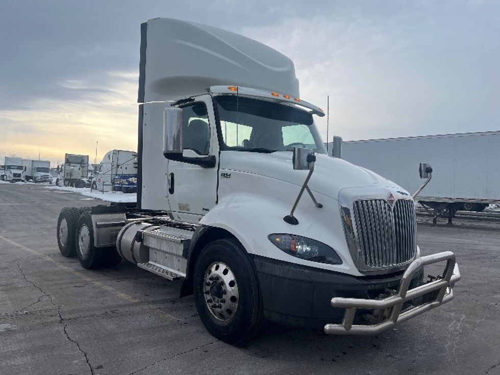 Day Cab Tractor-Heavy Duty Tractors-International-2020-RH613-Mississauga-ON-904,645\n\t\tkm-$ 23,500 - Image 1