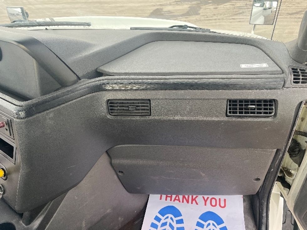 Day Cab Tractor-Heavy Duty Tractors-International-2020-RH613-Mississauga-ON-904,645\n\t\tkm-$ 23,500 - Image 13