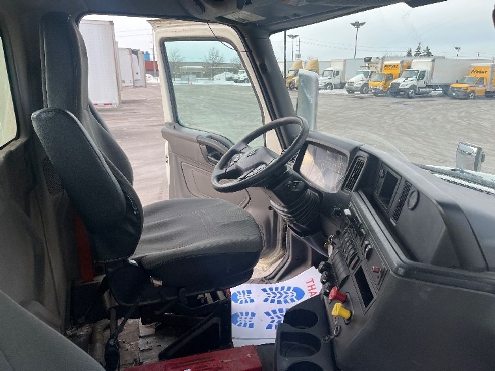 Day Cab Tractor-Heavy Duty Tractors-International-2020-RH613-Mississauga-ON-904,645\n\t\tkm-$ 23,500 - Image 14