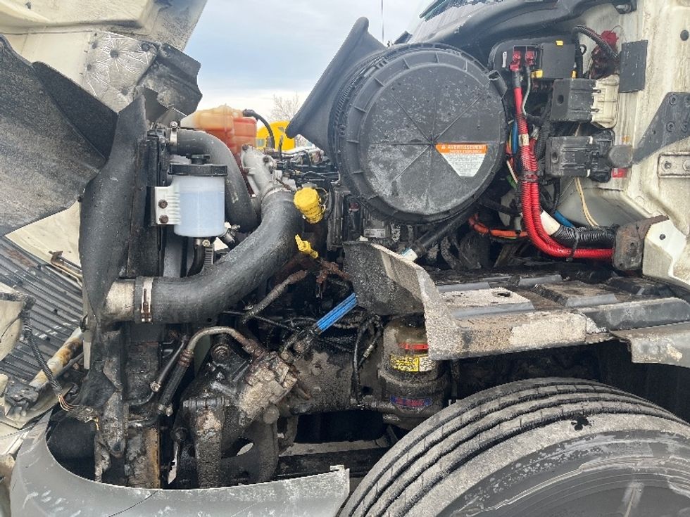 Day Cab Tractor-Heavy Duty Tractors-International-2020-RH613-Mississauga-ON-904,645\n\t\tkm-$ 23,500 - Image 16