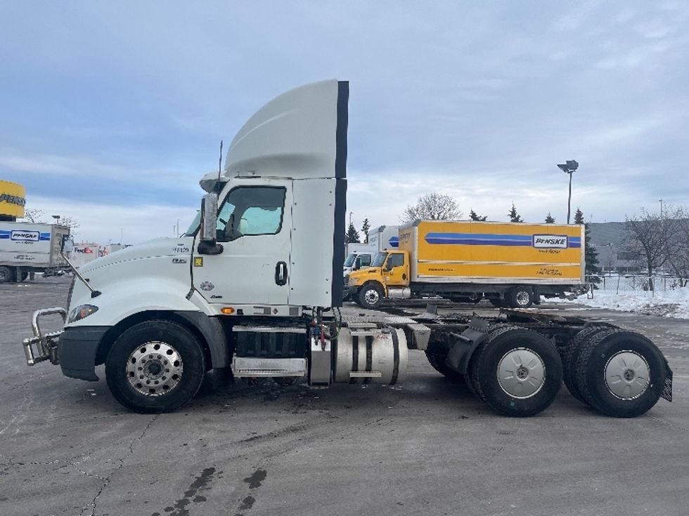 Day Cab Tractor-Heavy Duty Tractors-International-2020-RH613-Mississauga-ON-904,645\n\t\tkm-$ 23,500 - Image 4