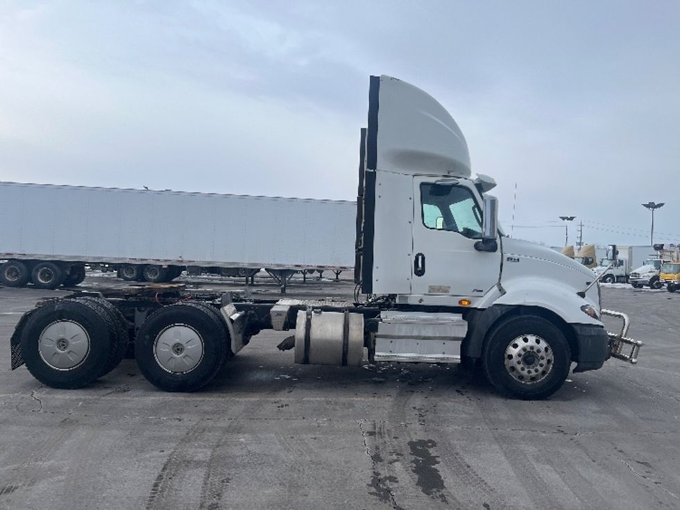 Day Cab Tractor-Heavy Duty Tractors-International-2020-RH613-Mississauga-ON-904,645\n\t\tkm-$ 23,500 - Image 8