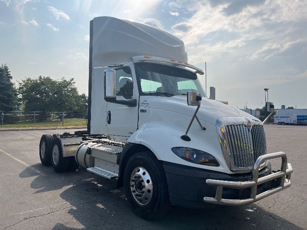 Day Cab Tractor-Heavy Duty Tractors-International-2020-RH613-Mississauga-ON-979,560\n\t\tkm-$ 29,250 - Image 1