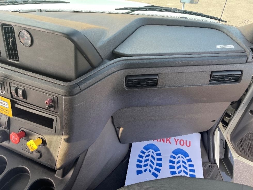 Day Cab Tractor-Heavy Duty Tractors-International-2020-RH613-Mississauga-ON-979,560\n\t\tkm-$ 29,250 - Image 13