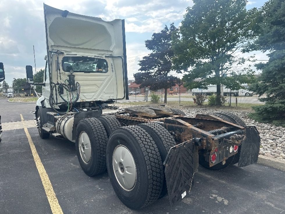 Day Cab Tractor-Heavy Duty Tractors-International-2020-RH613-Mississauga-ON-979,560\n\t\tkm-$ 29,250 - Image 5