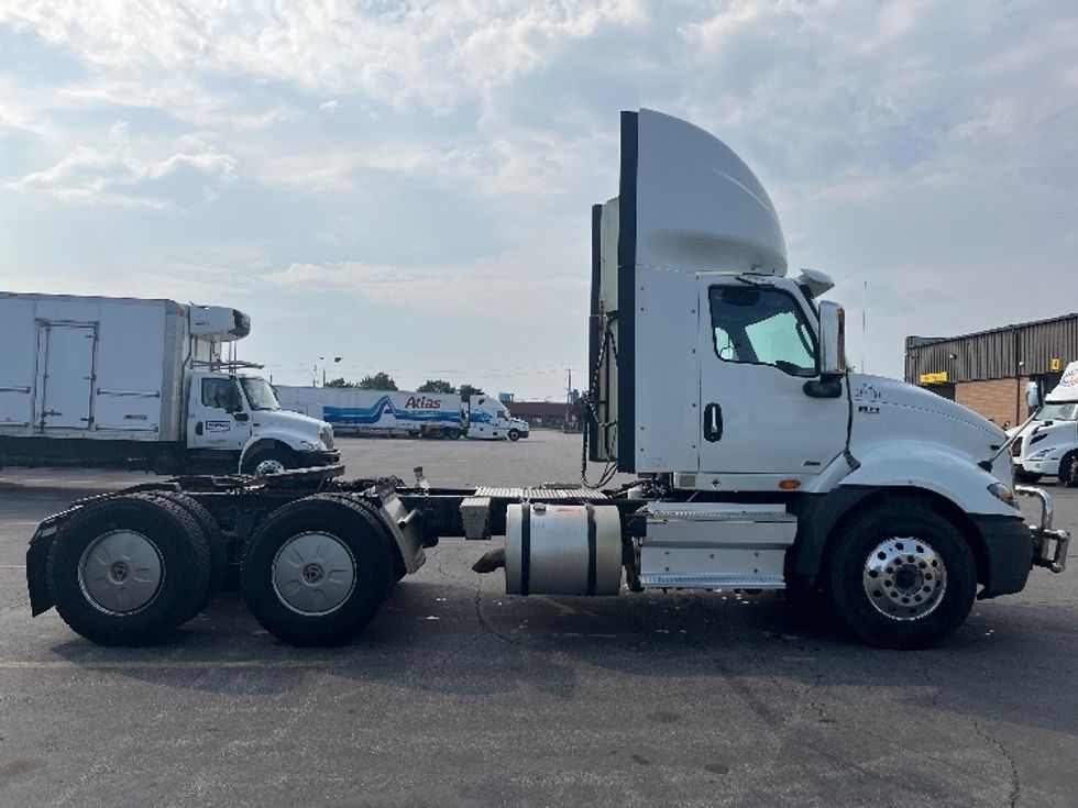 Day Cab Tractor-Heavy Duty Tractors-International-2020-RH613-Mississauga-ON-979,560\n\t\tkm-$ 29,250 - Image 8