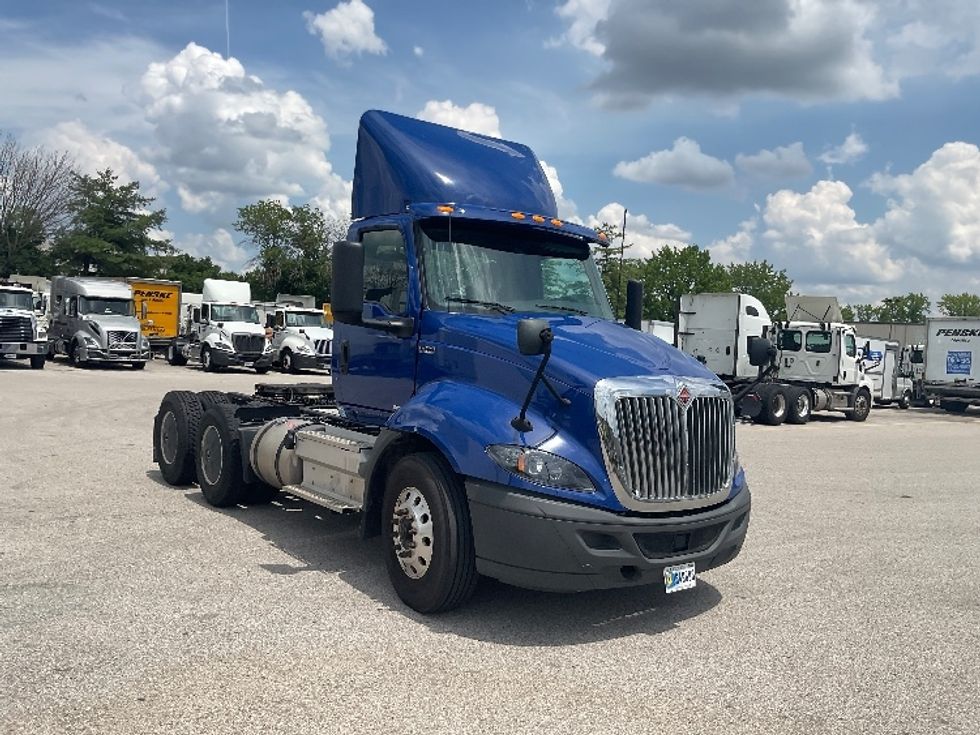Day Cab Tractor-Heavy Duty Tractors-International-2020-RH613-Moberly-MO-331,304\n\t\tmiles-$ 31,000 - Image 1