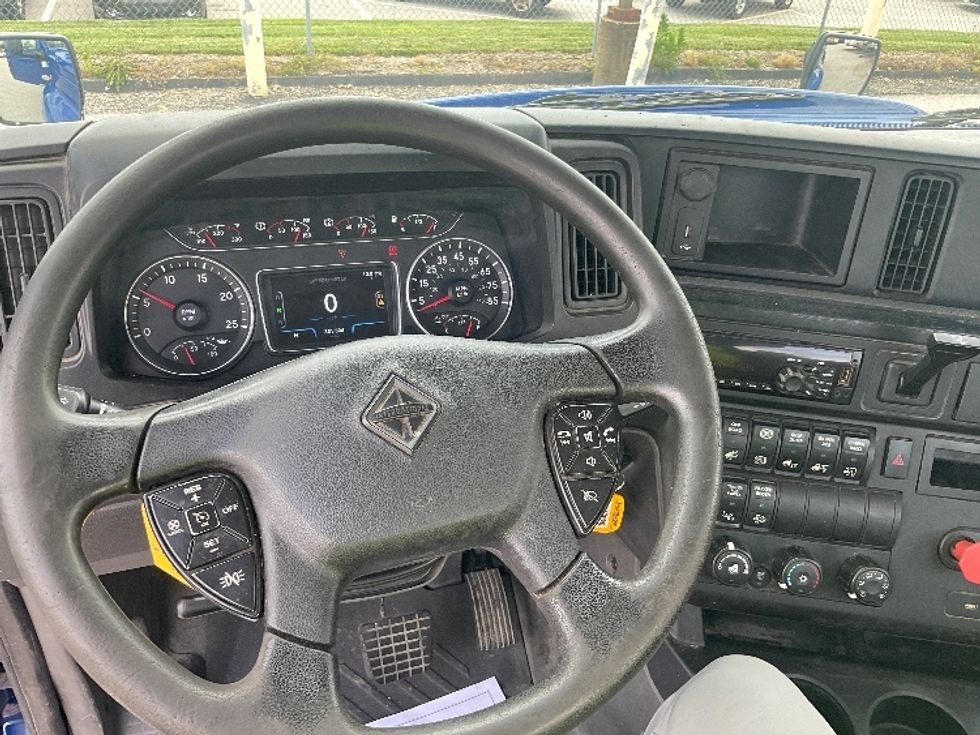 Day Cab Tractor-Heavy Duty Tractors-International-2020-RH613-Moberly-MO-331,304\n\t\tmiles-$ 31,000 - Image 11