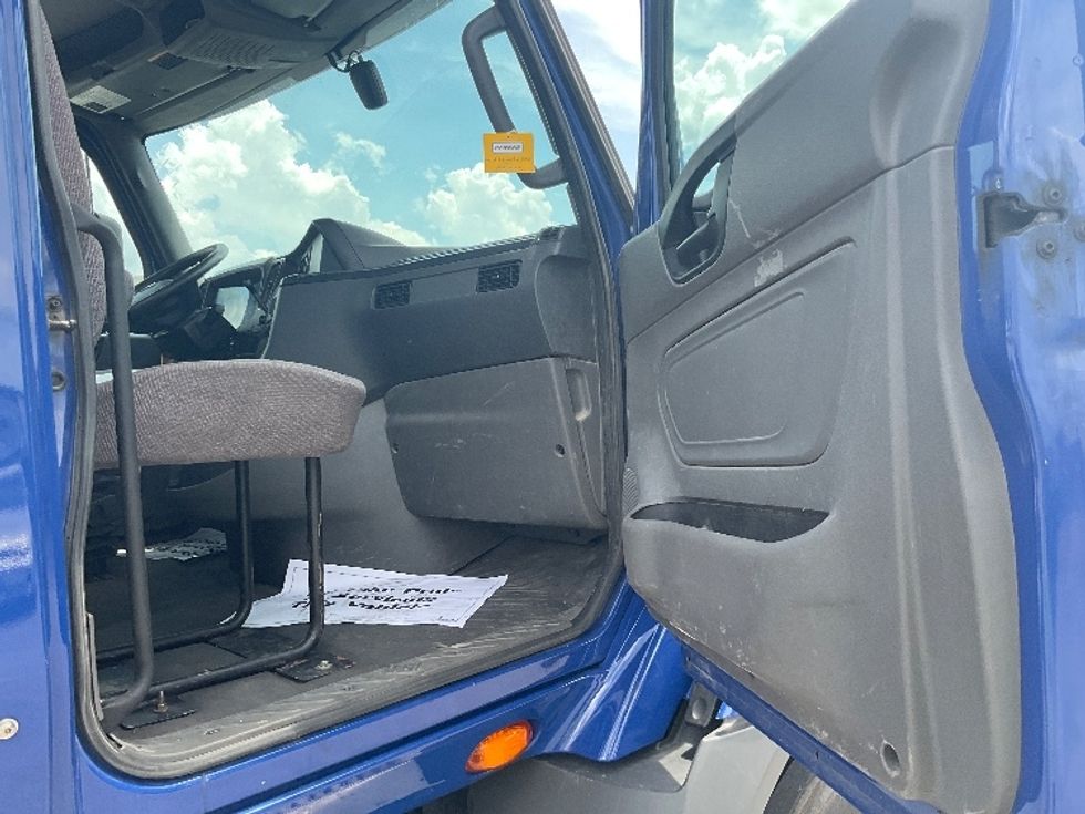 Day Cab Tractor-Heavy Duty Tractors-International-2020-RH613-Moberly-MO-331,304\n\t\tmiles-$ 31,000 - Image 12