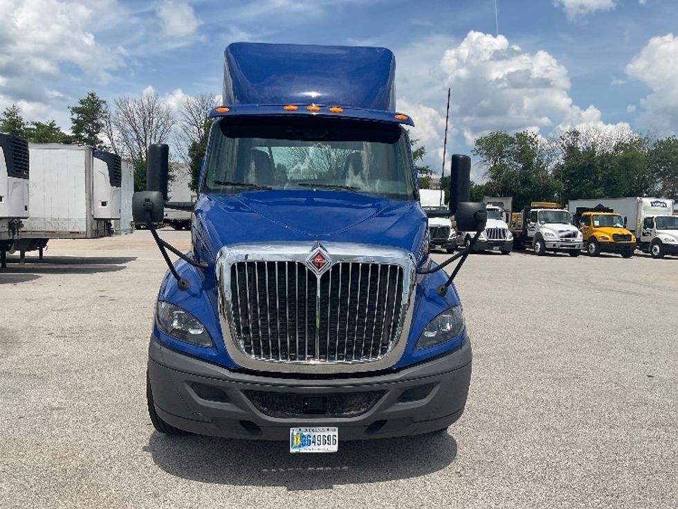 Day Cab Tractor-Heavy Duty Tractors-International-2020-RH613-Moberly-MO-331,304\n\t\tmiles-$ 31,000 - Image 2