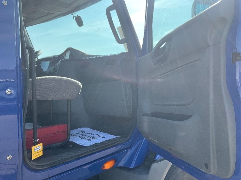 Day Cab Tractor-Heavy Duty Tractors-International-2020-RH613-Moberly-MO-348,386\n\t\tmiles-$ 30,000 - Image 12