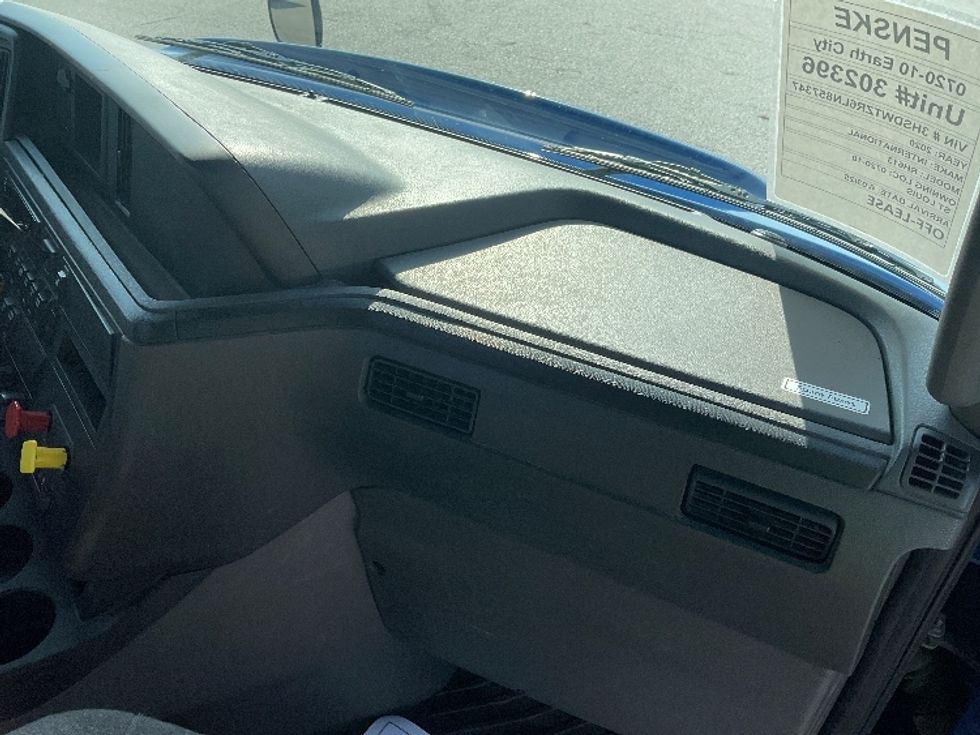 Day Cab Tractor-Heavy Duty Tractors-International-2020-RH613-Moberly-MO-348,386\n\t\tmiles-$ 30,000 - Image 13