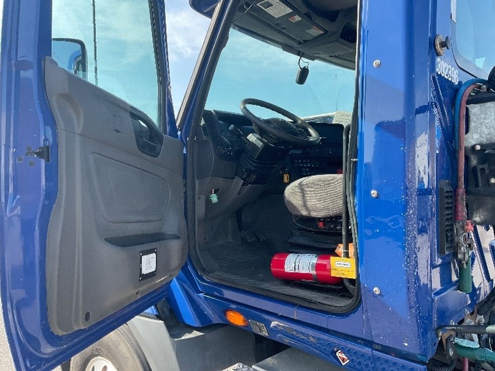 Day Cab Tractor-Heavy Duty Tractors-International-2020-RH613-Moberly-MO-348,386\n\t\tmiles-$ 30,000 - Image 9