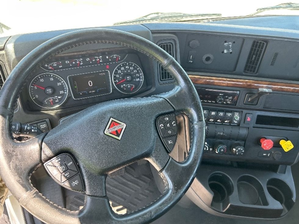 Day Cab Tractor-Heavy Duty Tractors-International-2020-RH613-Oklahoma City-OK-171,510\n\t\tmiles-$ 33,500 - Image 11