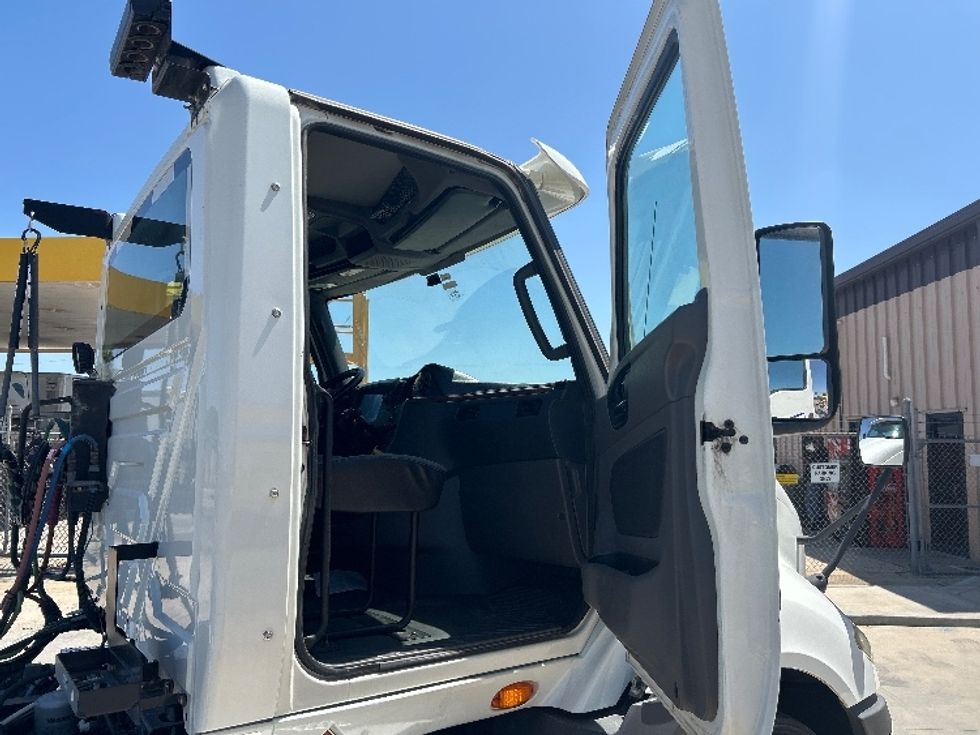 Day Cab Tractor-Heavy Duty Tractors-International-2020-RH613-Oklahoma City-OK-172,025\n\t\tmiles-$ 33,000 - Image 12