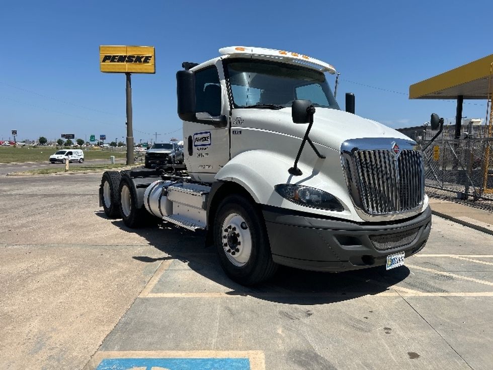 Day Cab Tractor-Heavy Duty Tractors-International-2020-RH613-Oklahoma City-OK-200,105\n\t\tmiles-$ 32,750 - Image 1