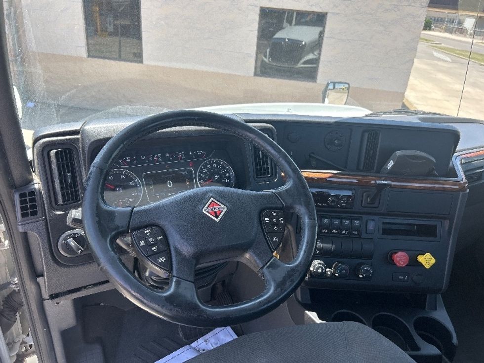 Day Cab Tractor-Heavy Duty Tractors-International-2020-RH613-Oklahoma City-OK-200,105\n\t\tmiles-$ 32,750 - Image 11