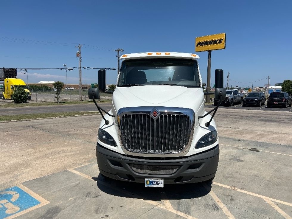 Day Cab Tractor-Heavy Duty Tractors-International-2020-RH613-Oklahoma City-OK-200,105\n\t\tmiles-$ 32,750 - Image 2