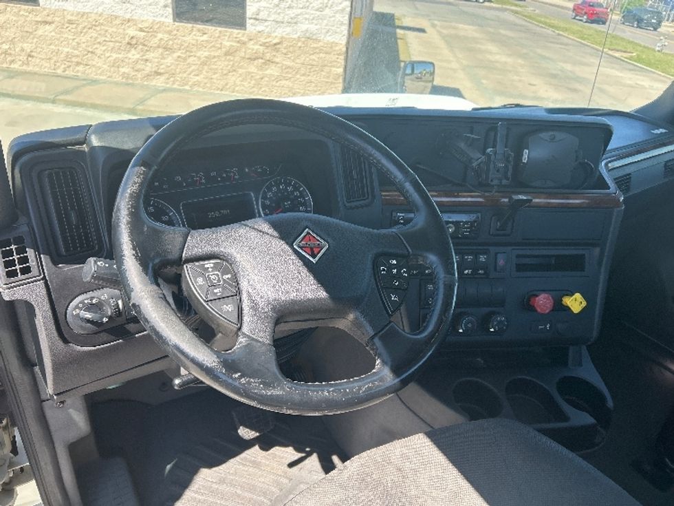 Day Cab Tractor-Heavy Duty Tractors-International-2020-RH613-Oklahoma City-OK-250,778\n\t\tmiles-$ 33,750 - Image 10
