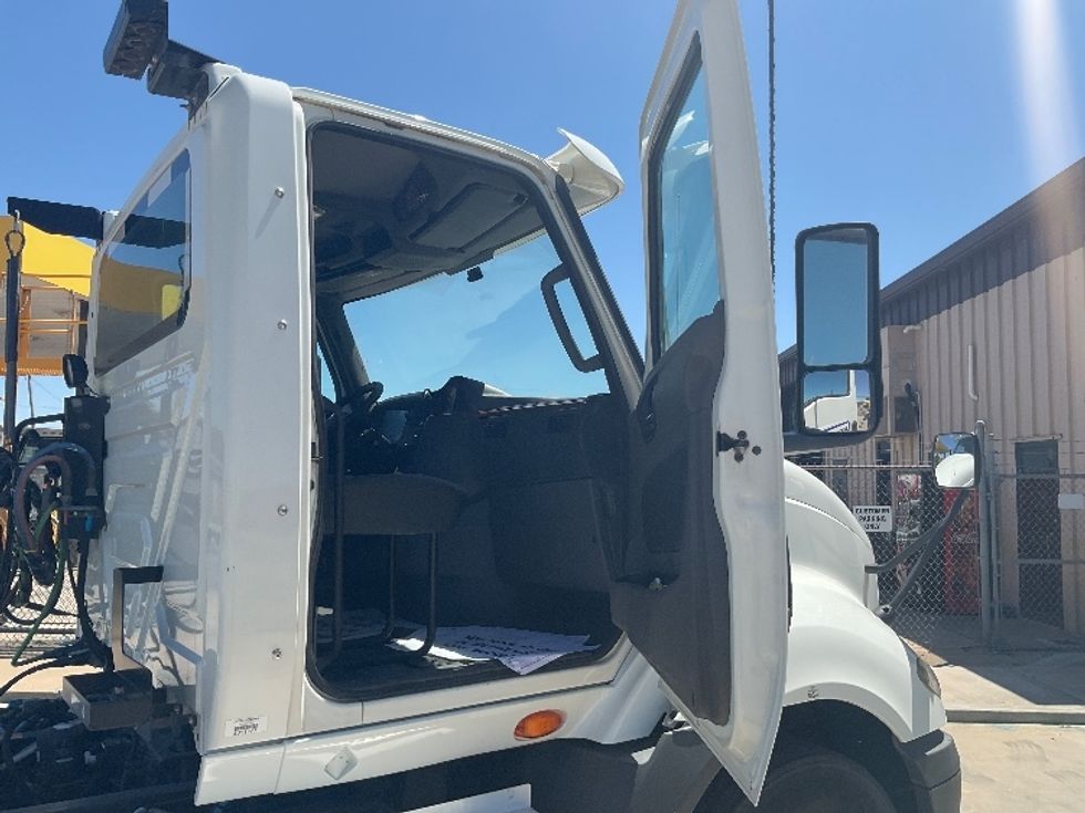 Day Cab Tractor-Heavy Duty Tractors-International-2020-RH613-Oklahoma City-OK-314,979\n\t\tmiles-$ 30,500 - Image 12