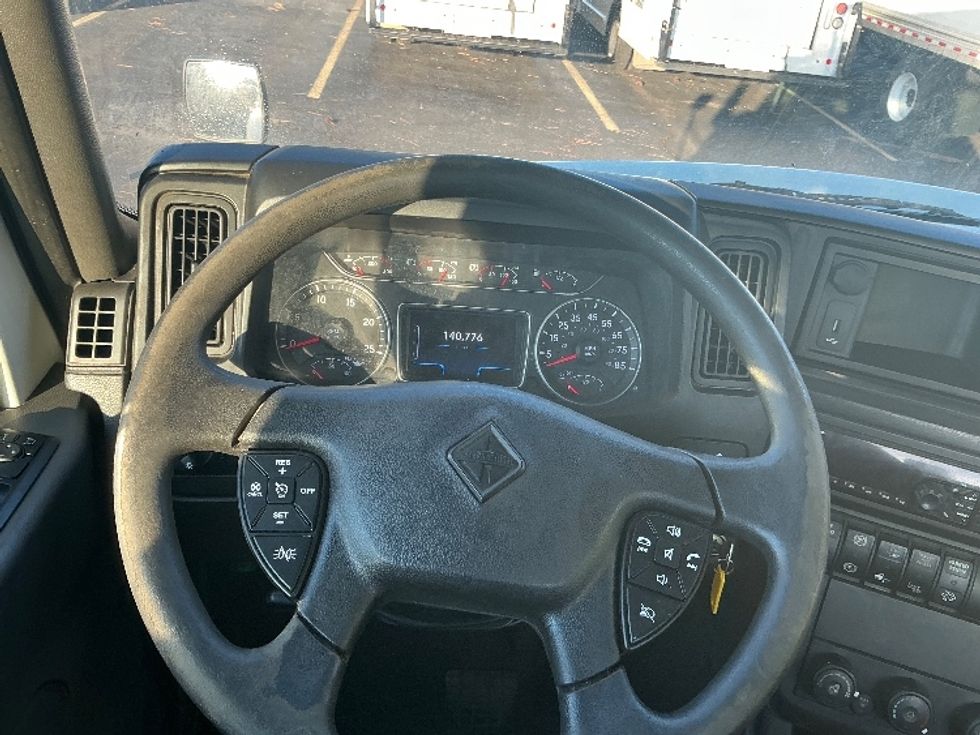 Day Cab Tractor-Heavy Duty Tractors-International-2020-RH613-Olive Branch-MS-140,805\n\t\tmiles-$ 21,000 - Image 11