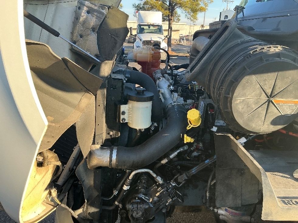 Day Cab Tractor-Heavy Duty Tractors-International-2020-RH613-Olive Branch-MS-140,805\n\t\tmiles-$ 21,000 - Image 16
