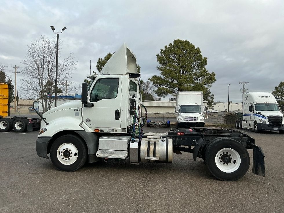 Day Cab Tractor-Heavy Duty Tractors-International-2020-RH613-Olive Branch-MS-140,805\n\t\tmiles-$ 21,000 - Image 4