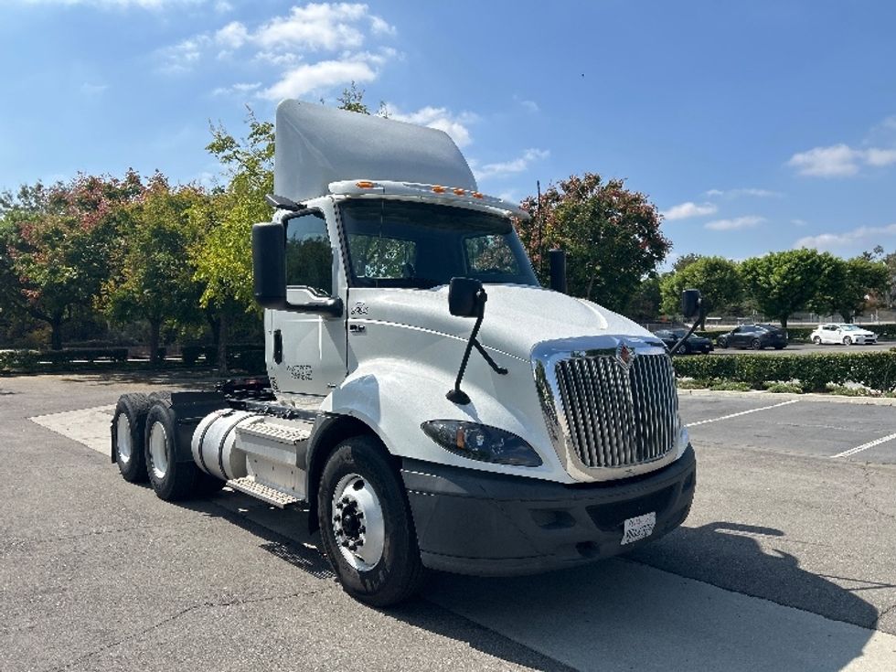 Day Cab Tractor-Heavy Duty Tractors-International-2020-RH613-Ontario-CA-92,536\n\t\tmiles-$ 34,000 - Image 1