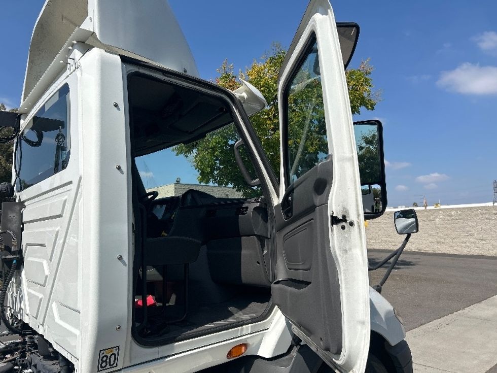 Day Cab Tractor-Heavy Duty Tractors-International-2020-RH613-Ontario-CA-92,536\n\t\tmiles-$ 34,000 - Image 12