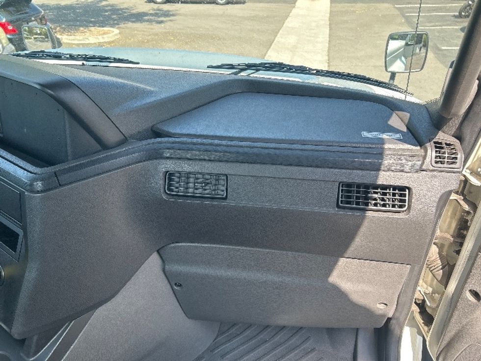 Day Cab Tractor-Heavy Duty Tractors-International-2020-RH613-Ontario-CA-92,536\n\t\tmiles-$ 34,000 - Image 13