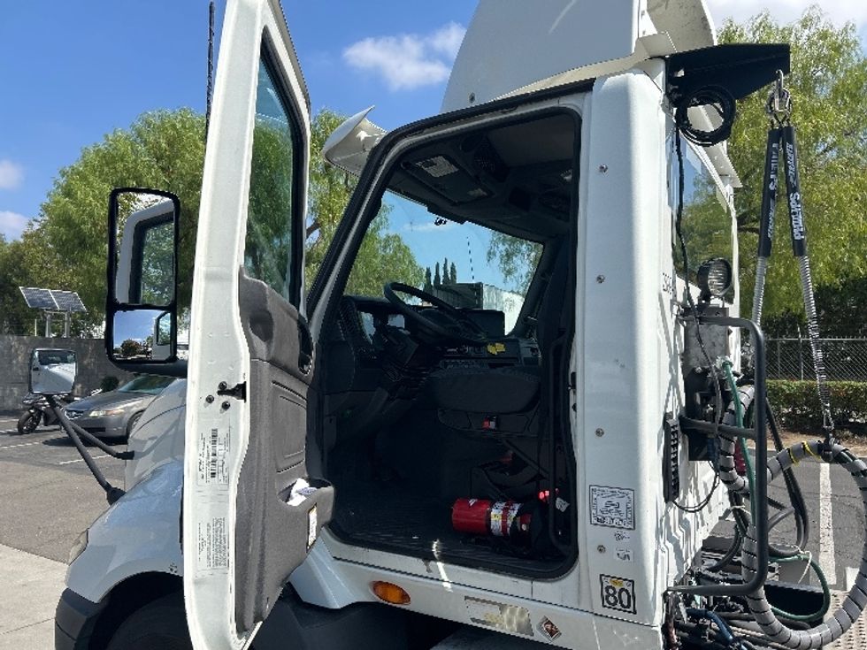 Day Cab Tractor-Heavy Duty Tractors-International-2020-RH613-Ontario-CA-92,536\n\t\tmiles-$ 34,000 - Image 9