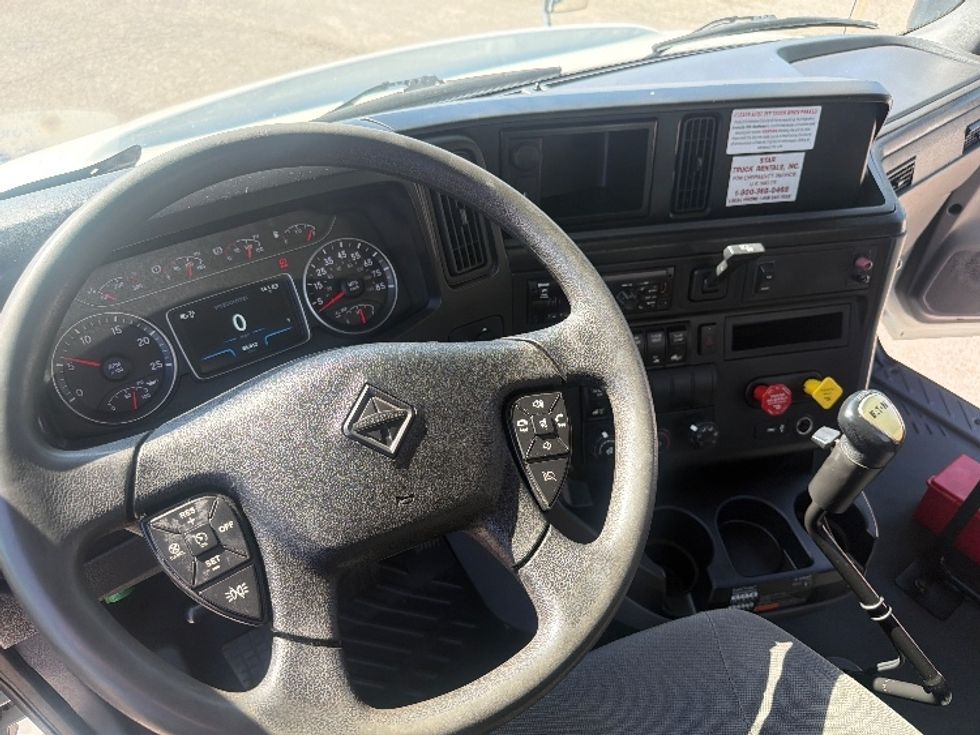 Day Cab Tractor-Heavy Duty Tractors-International-2020-RH613-Saginaw-MI-85,003\n\t\tmiles-$ 27,250 - Image 11