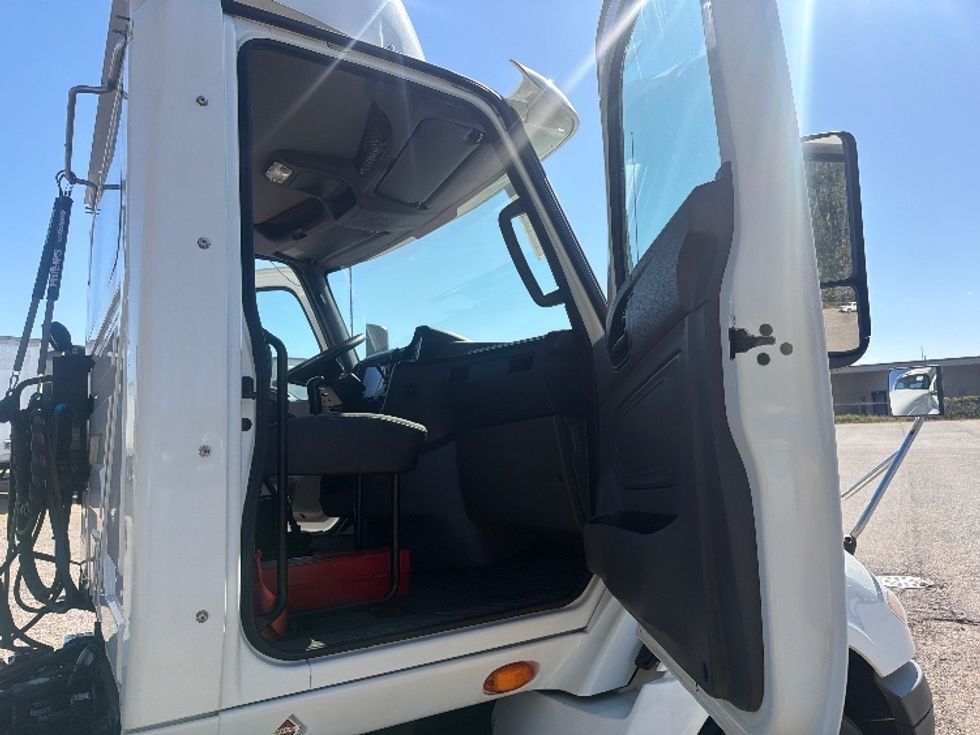 Day Cab Tractor-Heavy Duty Tractors-International-2020-RH613-Saginaw-MI-85,003\n\t\tmiles-$ 27,250 - Image 12