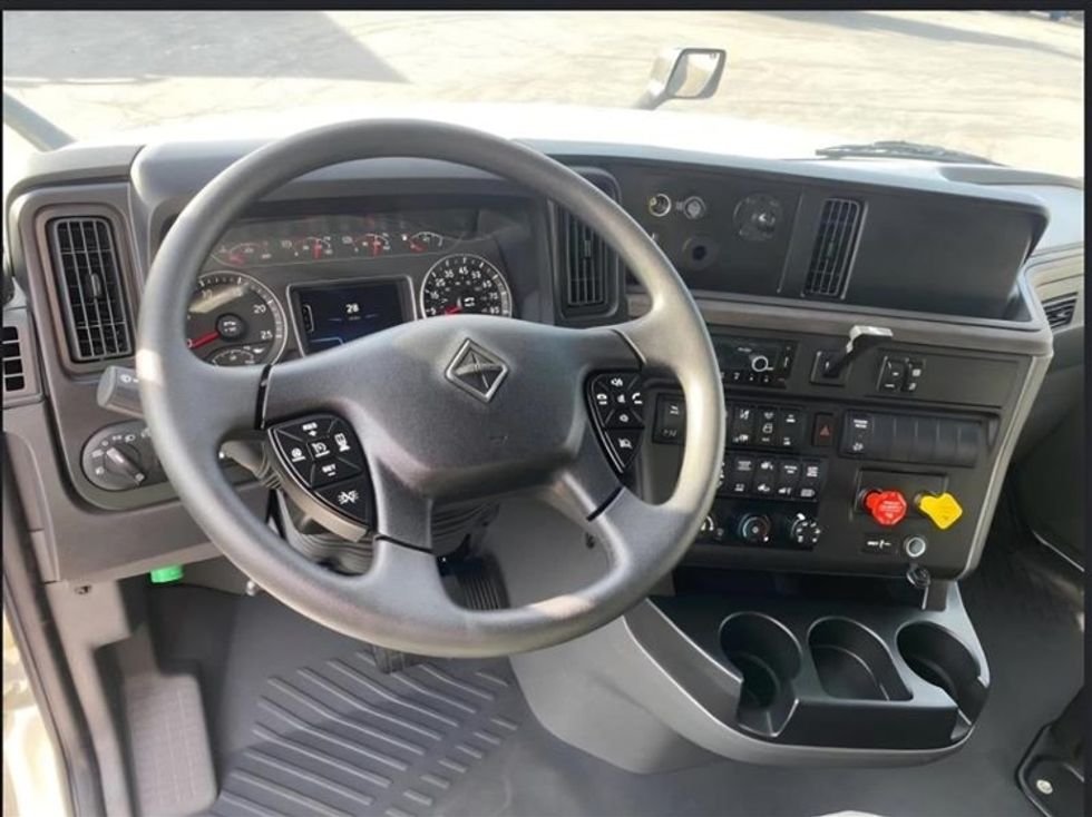 Day Cab Tractor-Heavy Duty Tractors-International-2020-RH613-Spokane Valley-WA-375,583\n\t\tmiles-$ 27,750 - Image 11