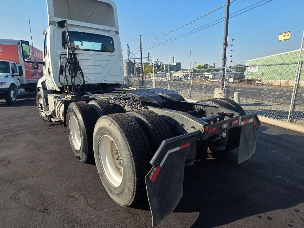Day Cab Tractor-Heavy Duty Tractors-International-2020-RH613-Spokane Valley-WA-375,583\n\t\tmiles-$ 27,750 - Image 5