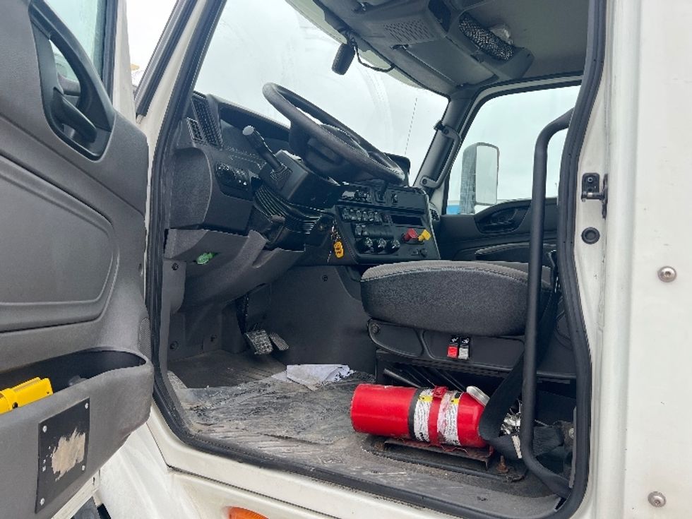 Day Cab Tractor-Heavy Duty Tractors-International-2020-RH613-Sturtevant-WI-552,403\n\t\tmiles-$ 28,000 - Image 9