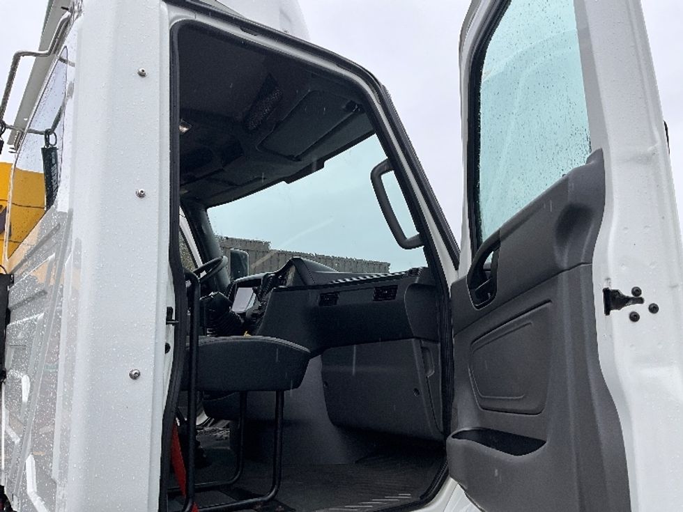 Day Cab Tractor-Heavy Duty Tractors-International-2020-RH613-Swedesboro-NJ-174,887\n\t\tmiles-$ 15,000 - Image 12