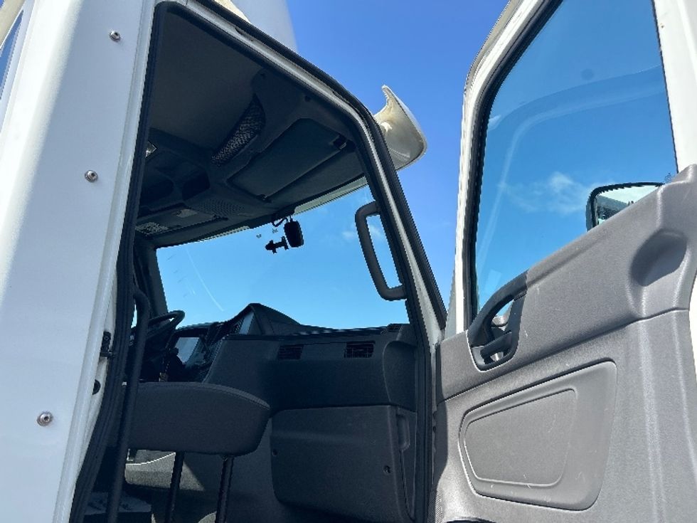 Day Cab Tractor-Heavy Duty Tractors-International-2020-RH613-Torrance-CA-229,986\n\t\tmiles-$ 35,250 - Image 12