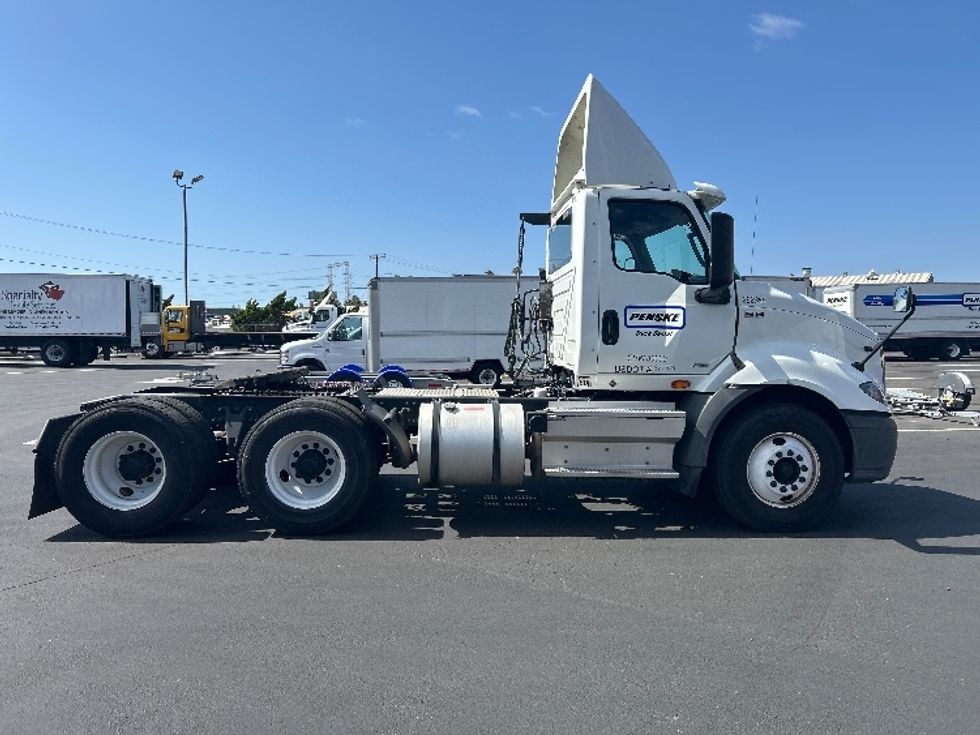 Day Cab Tractor-Heavy Duty Tractors-International-2020-RH613-Torrance-CA-229,986\n\t\tmiles-$ 35,250 - Image 8
